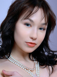 Leona Lace 09